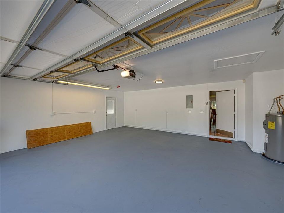 合同活跃: $500,000 (3 贝兹, 2 浴室, 2799 平方英尺)