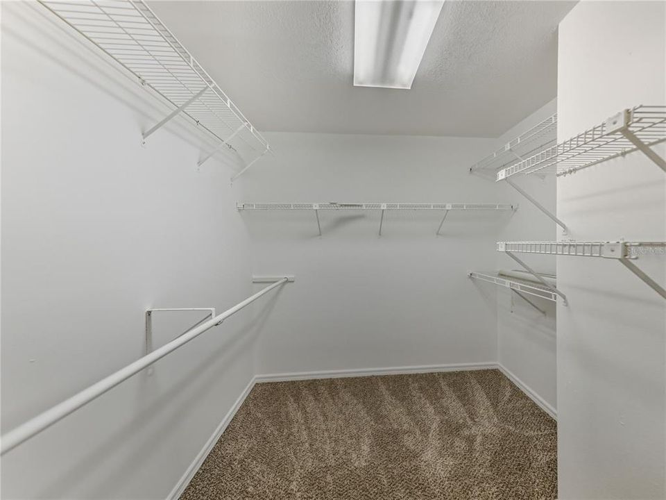 合同活跃: $500,000 (3 贝兹, 2 浴室, 2799 平方英尺)