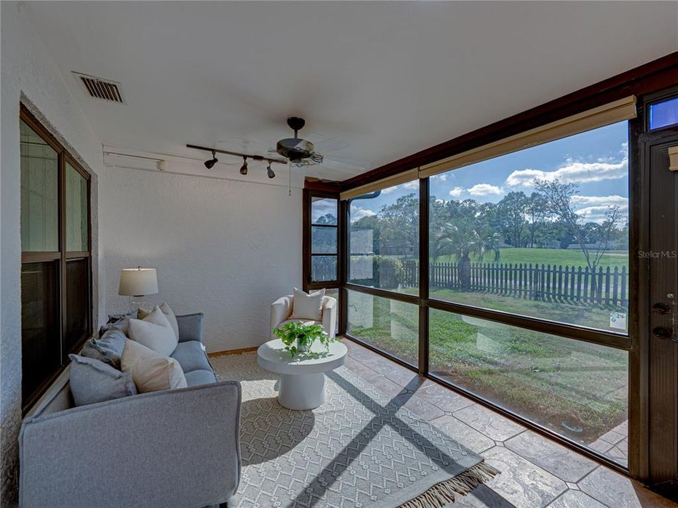 合同活跃: $500,000 (3 贝兹, 2 浴室, 2799 平方英尺)