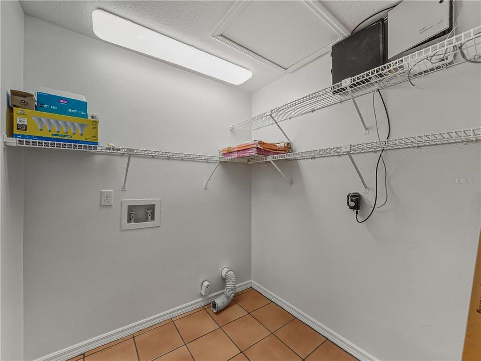 合同活跃: $500,000 (3 贝兹, 2 浴室, 2799 平方英尺)