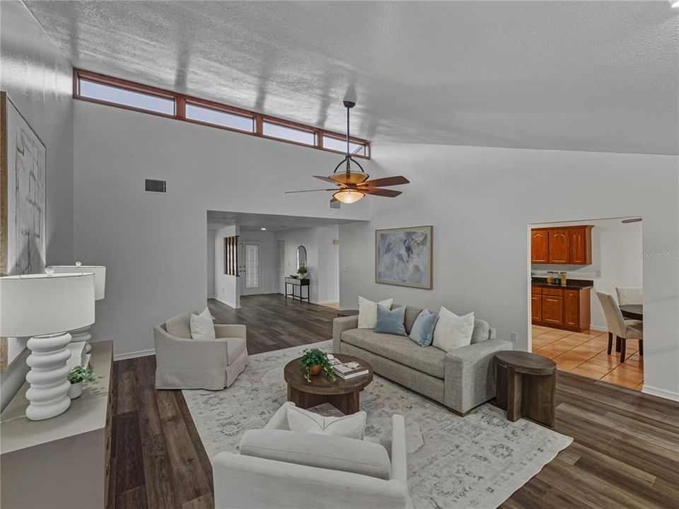 合同活跃: $500,000 (3 贝兹, 2 浴室, 2799 平方英尺)