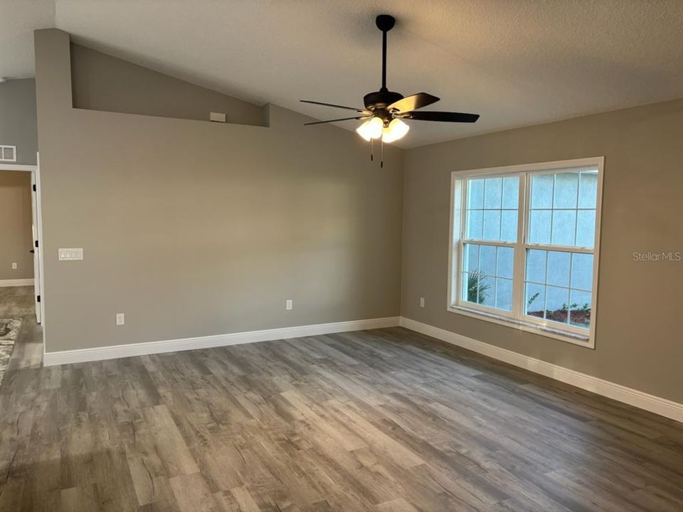 Active With Contract: $257,500 (3 beds, 2 baths, 1530 Square Feet)