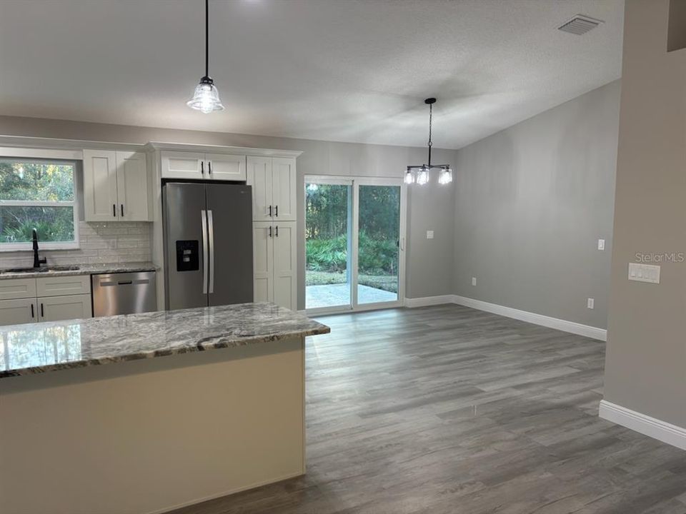 Active With Contract: $257,500 (3 beds, 2 baths, 1530 Square Feet)