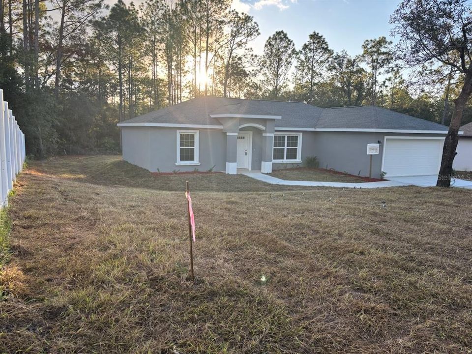 Active With Contract: $257,500 (3 beds, 2 baths, 1530 Square Feet)
