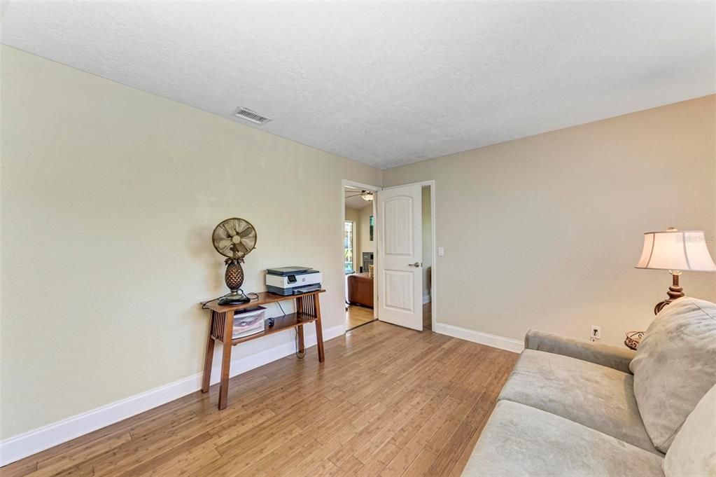 待售: $600,000 (3 贝兹, 2 浴室, 1939 平方英尺)