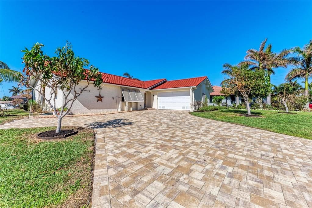 待售: $600,000 (3 贝兹, 2 浴室, 1939 平方英尺)