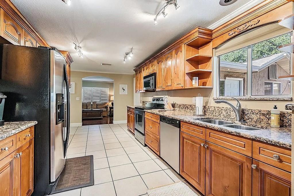 For Sale: $599,000 (4 beds, 3 baths, 2356 Square Feet)