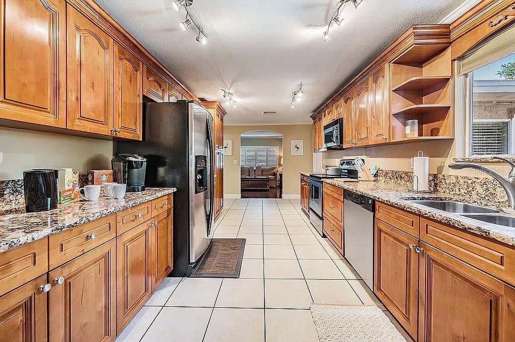 For Sale: $599,000 (4 beds, 3 baths, 2356 Square Feet)