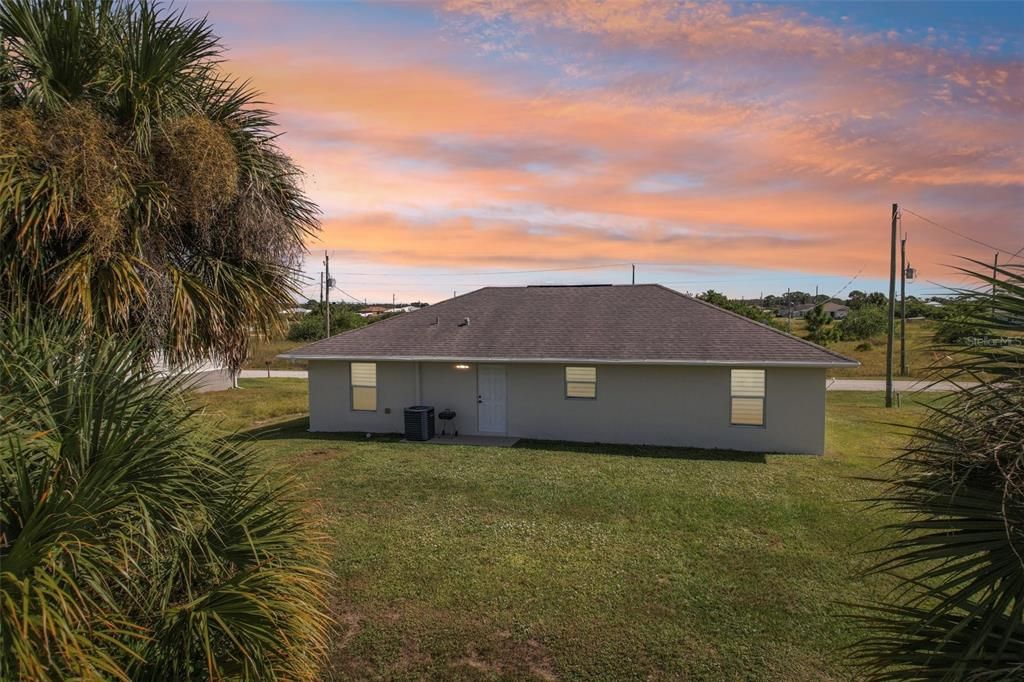 На продажу: $244,900 (4 спален, 2 ванн, 1500 Квадратных фут)