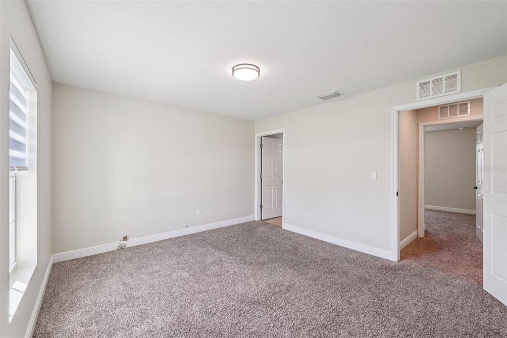 На продажу: $244,900 (4 спален, 2 ванн, 1500 Квадратных фут)