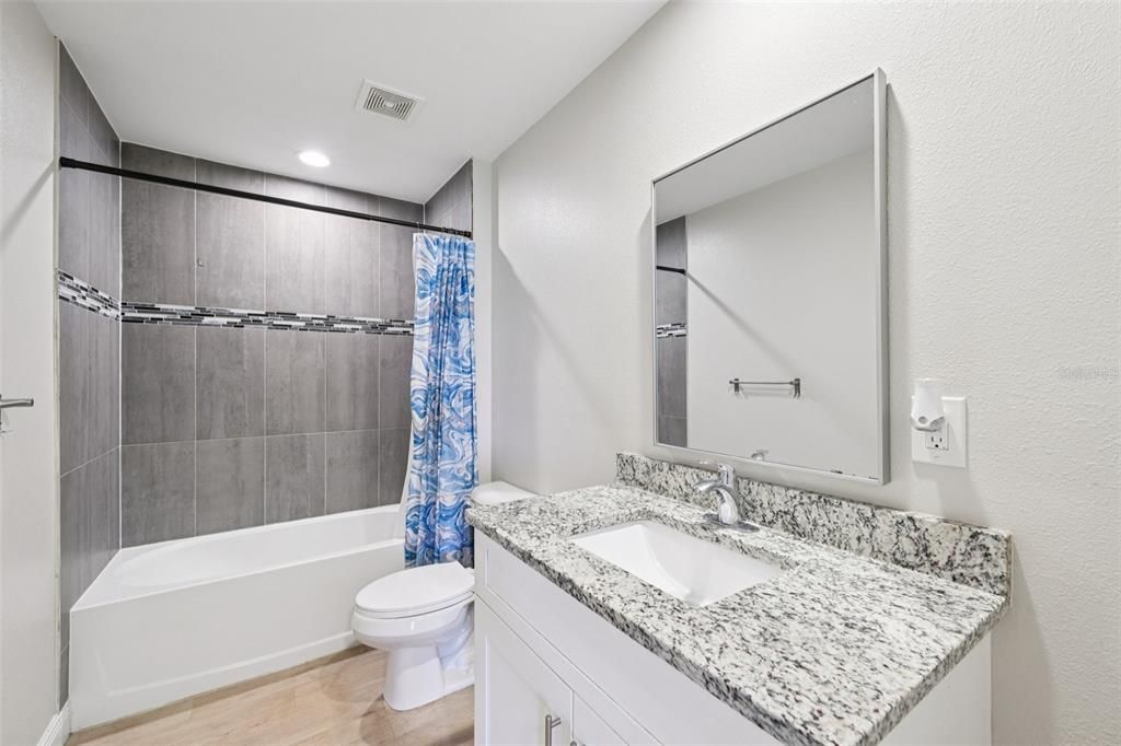 На продажу: $244,900 (4 спален, 2 ванн, 1500 Квадратных фут)