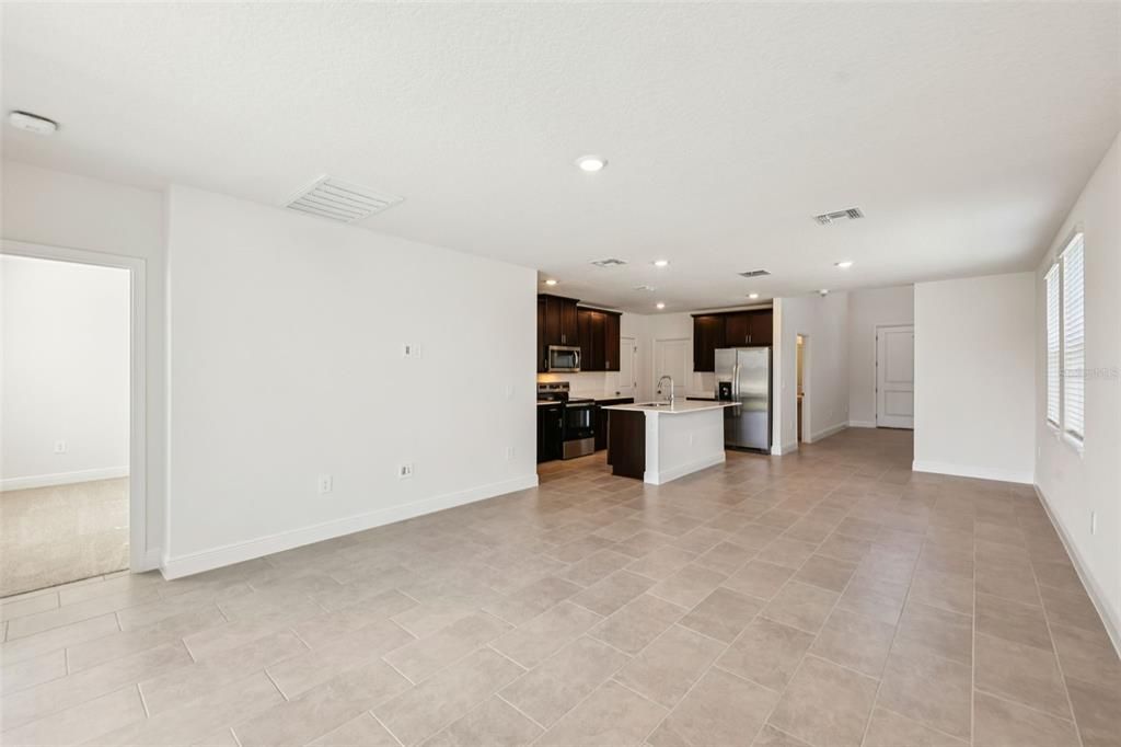 For Sale: $364,000 (4 beds, 2 baths, 2168 Square Feet)