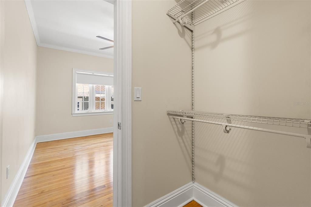 For Rent: $1,695 (1 beds, 1 baths, 641 Square Feet)