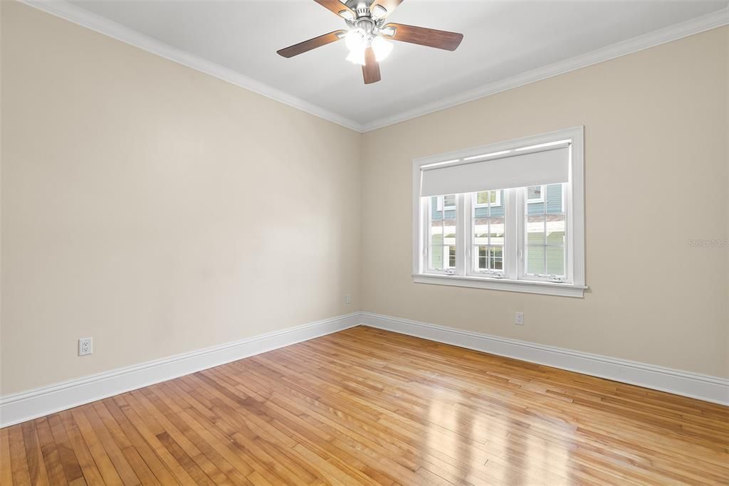 For Rent: $1,695 (1 beds, 1 baths, 641 Square Feet)