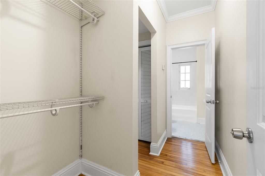 For Rent: $1,695 (1 beds, 1 baths, 641 Square Feet)