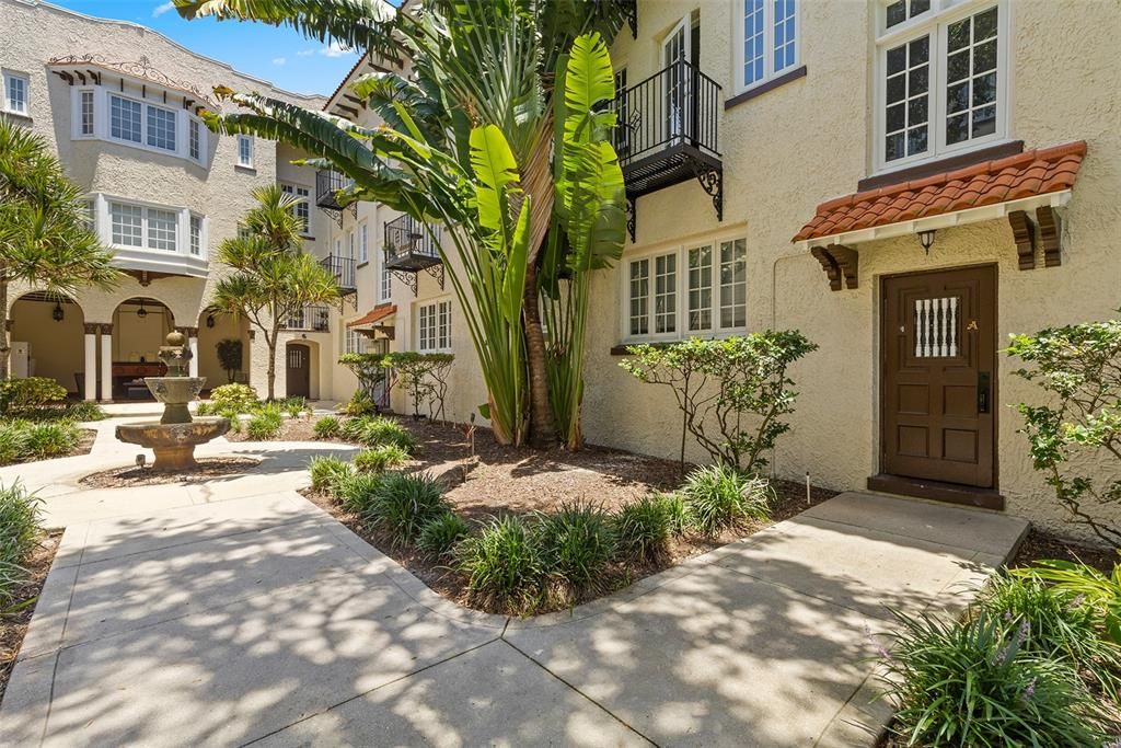 For Rent: $1,695 (1 beds, 1 baths, 641 Square Feet)