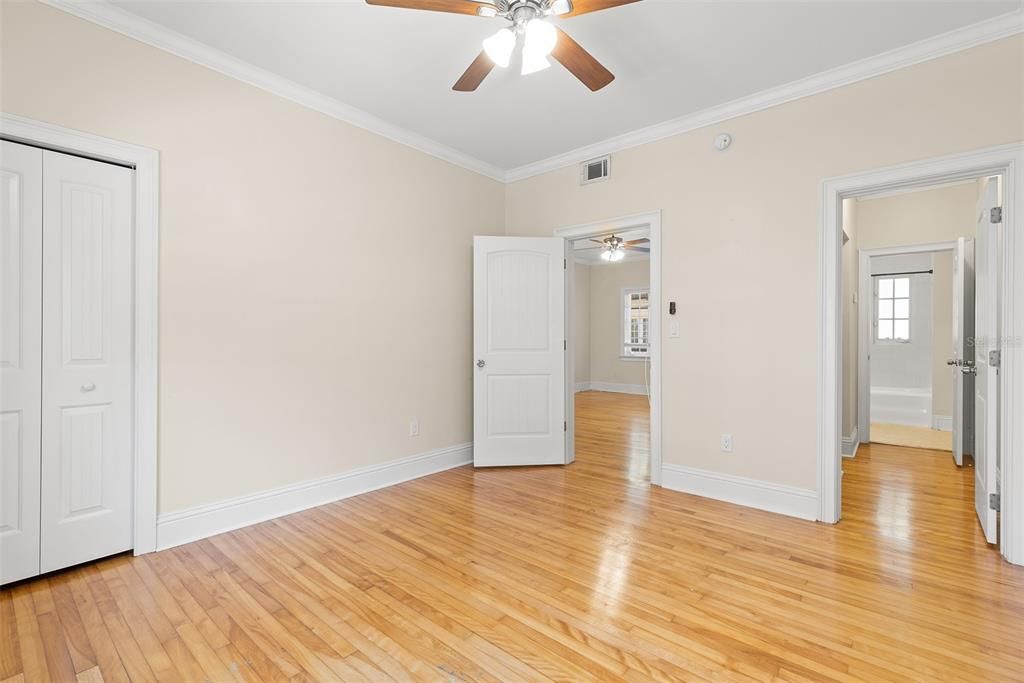 For Rent: $1,695 (1 beds, 1 baths, 641 Square Feet)