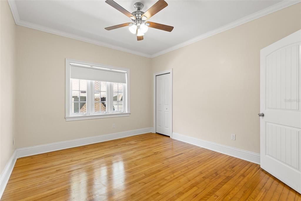 For Rent: $1,695 (1 beds, 1 baths, 641 Square Feet)