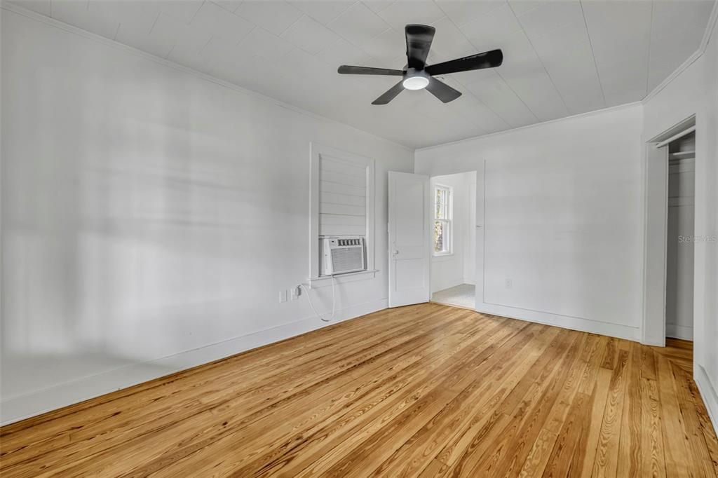 For Sale: $295,000 (8 beds, 0 baths, 1645 Square Feet)