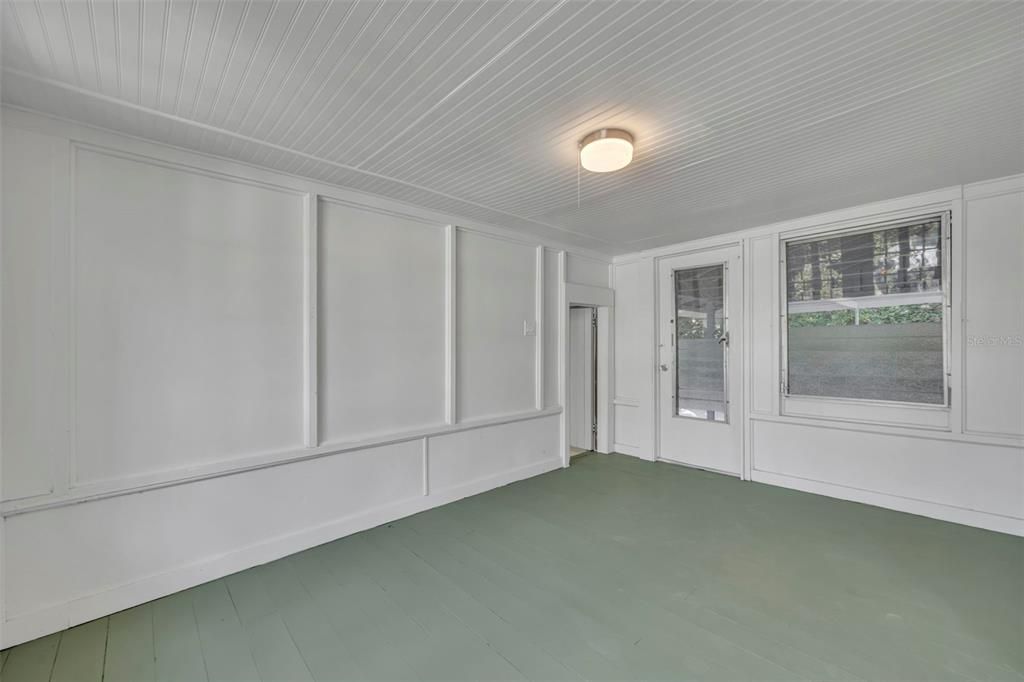 For Sale: $295,000 (8 beds, 0 baths, 1645 Square Feet)