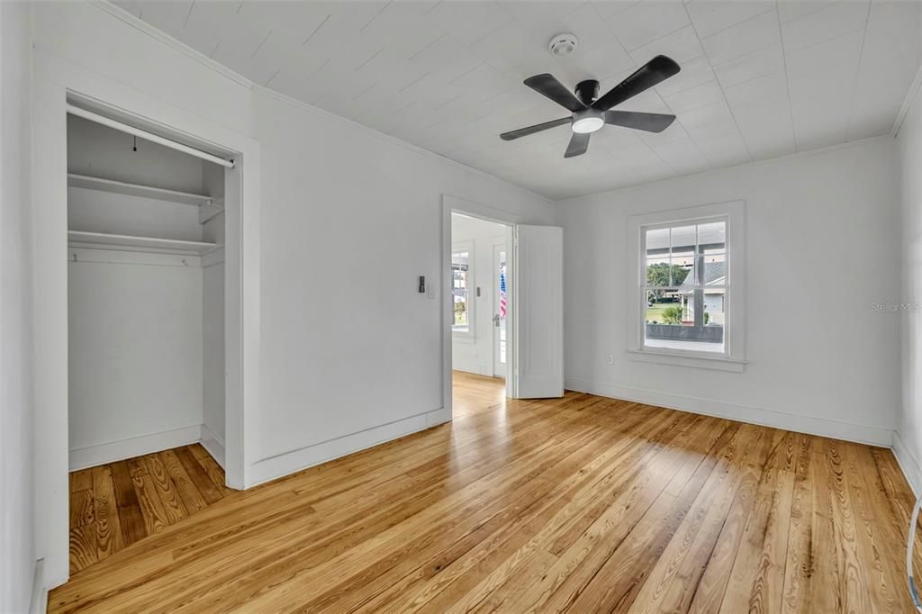 For Sale: $295,000 (8 beds, 0 baths, 1645 Square Feet)