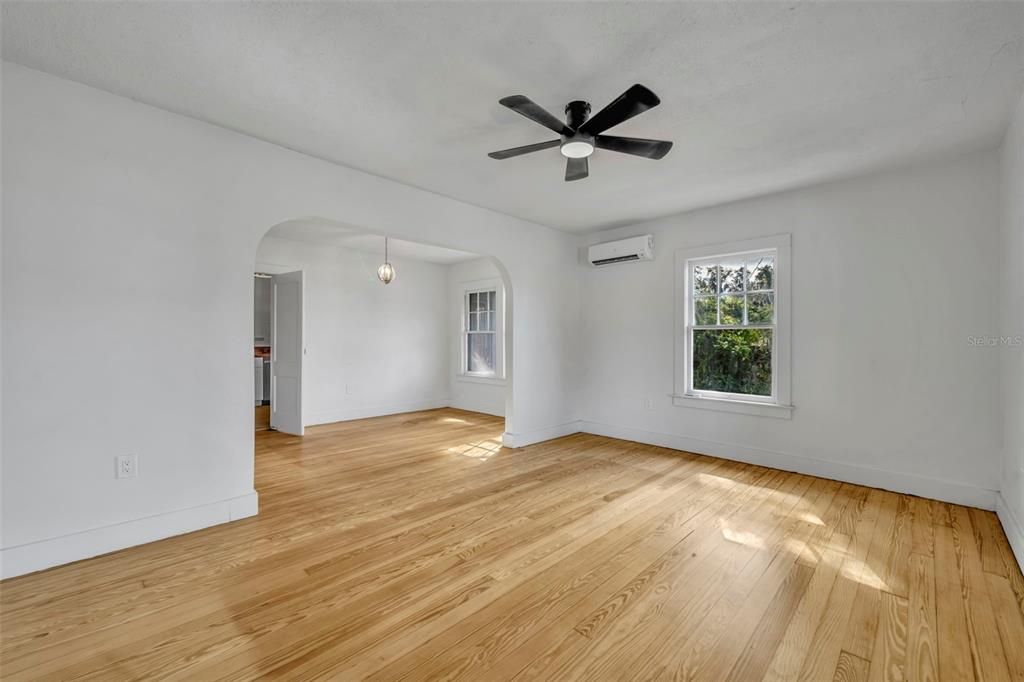 For Sale: $295,000 (8 beds, 0 baths, 1645 Square Feet)