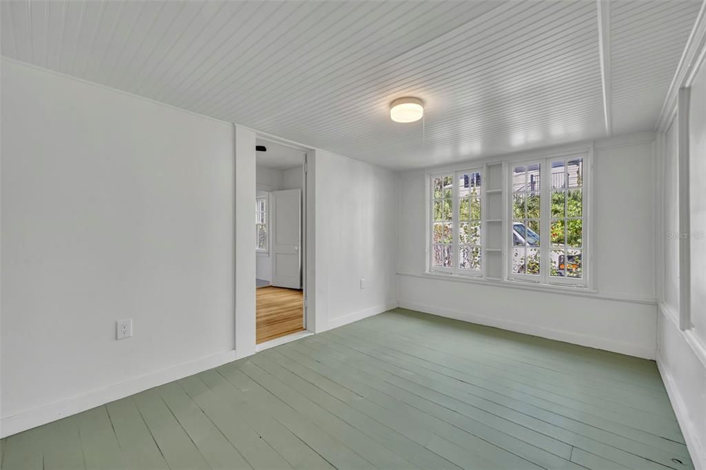 For Sale: $295,000 (8 beds, 0 baths, 1645 Square Feet)