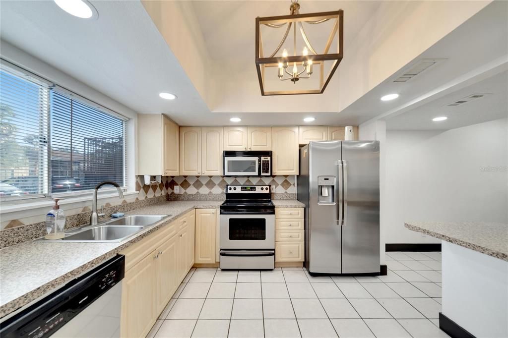 出租: $2,300 (3 贝兹, 2 浴室, 1610 平方英尺)