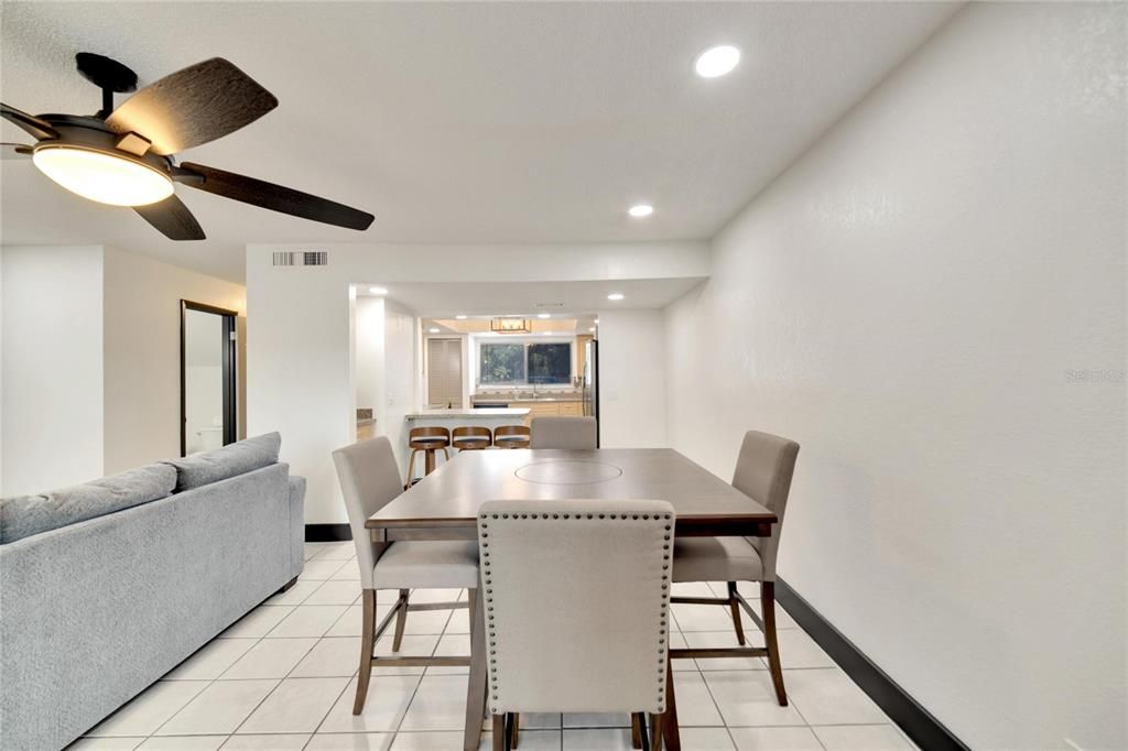 出租: $2,300 (3 贝兹, 2 浴室, 1610 平方英尺)