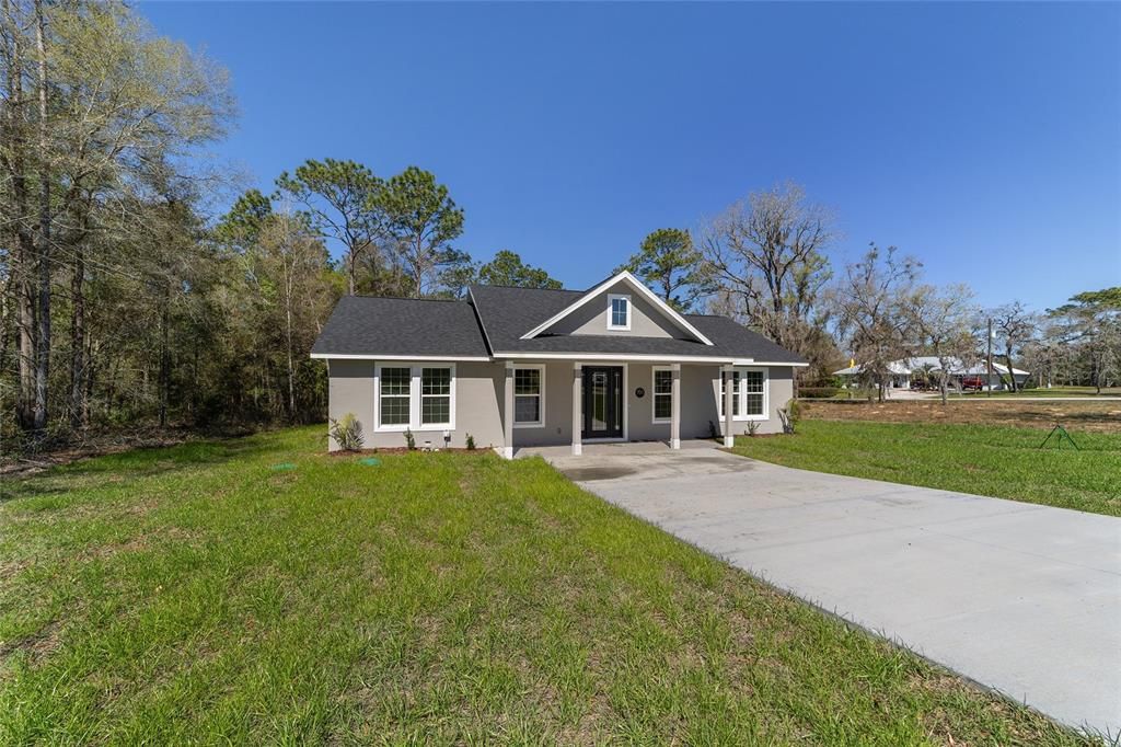 For Rent: $2,000 (3 beds, 2 baths, 1640 Square Feet)