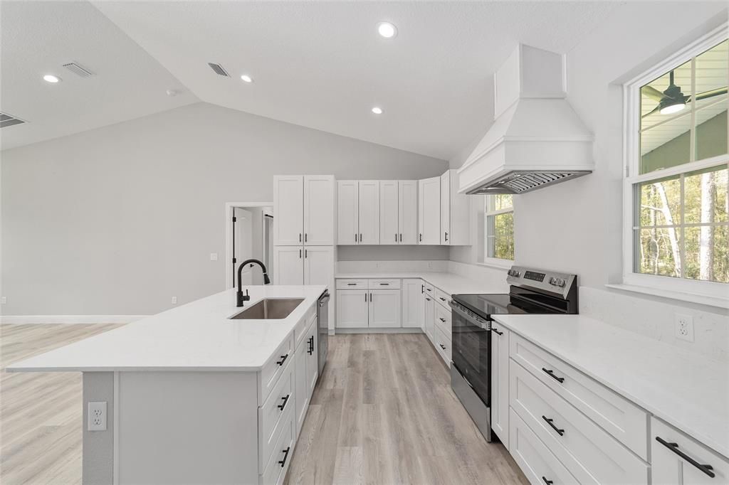 For Rent: $2,000 (3 beds, 2 baths, 1640 Square Feet)