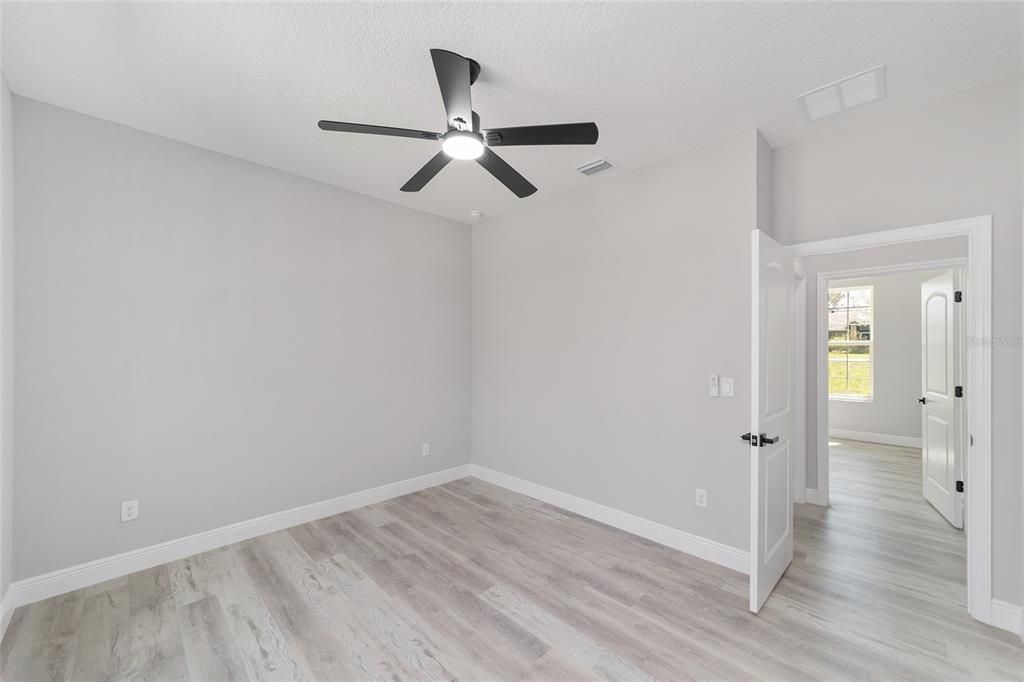 For Rent: $2,000 (3 beds, 2 baths, 1640 Square Feet)