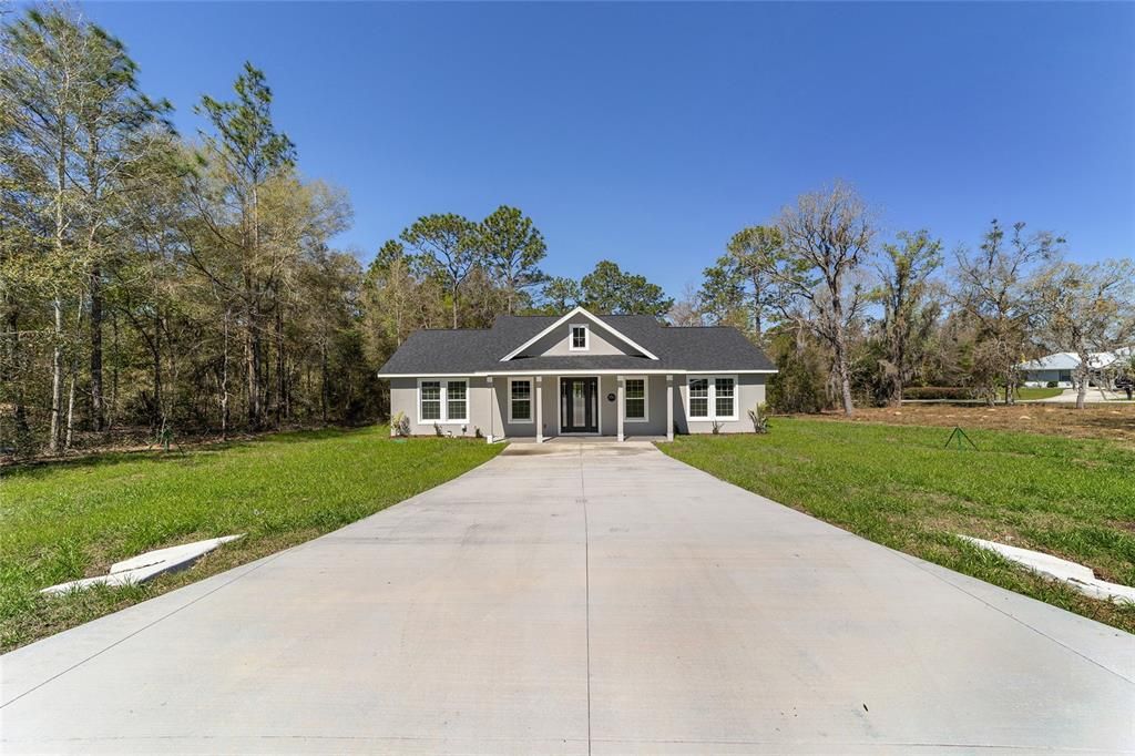 For Rent: $2,000 (3 beds, 2 baths, 1640 Square Feet)