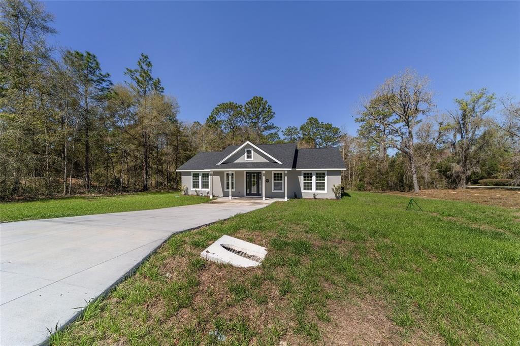 For Rent: $2,000 (3 beds, 2 baths, 1640 Square Feet)