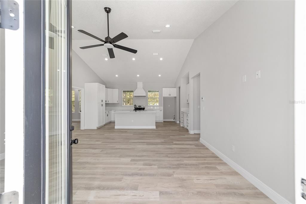 For Rent: $2,000 (3 beds, 2 baths, 1640 Square Feet)