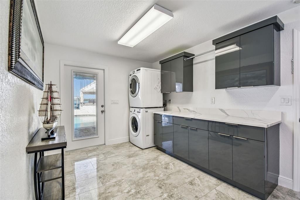 For Sale: $3,600,000 (6 beds, 5 baths, 4255 Square Feet)