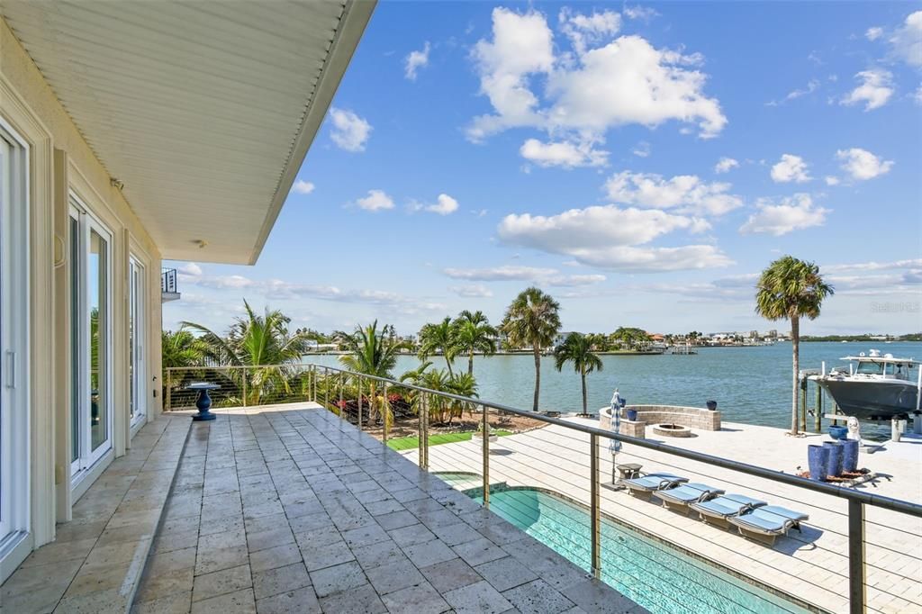 For Sale: $3,600,000 (6 beds, 5 baths, 4255 Square Feet)