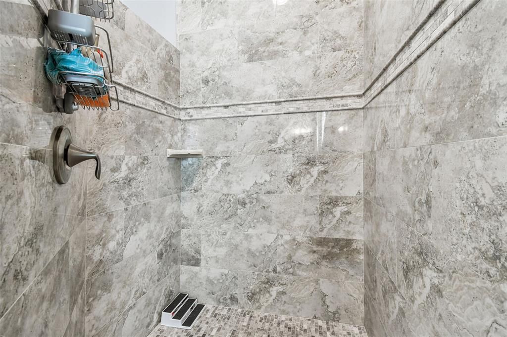 For Sale: $3,600,000 (6 beds, 5 baths, 4255 Square Feet)