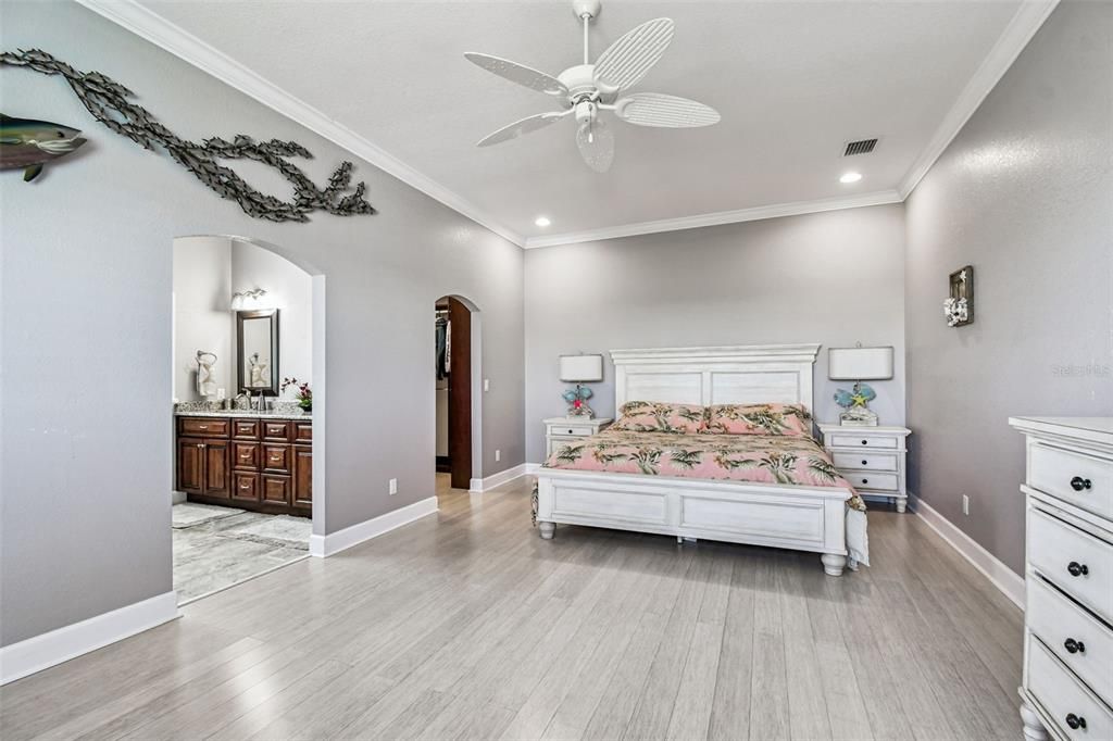 For Sale: $3,600,000 (6 beds, 5 baths, 4255 Square Feet)