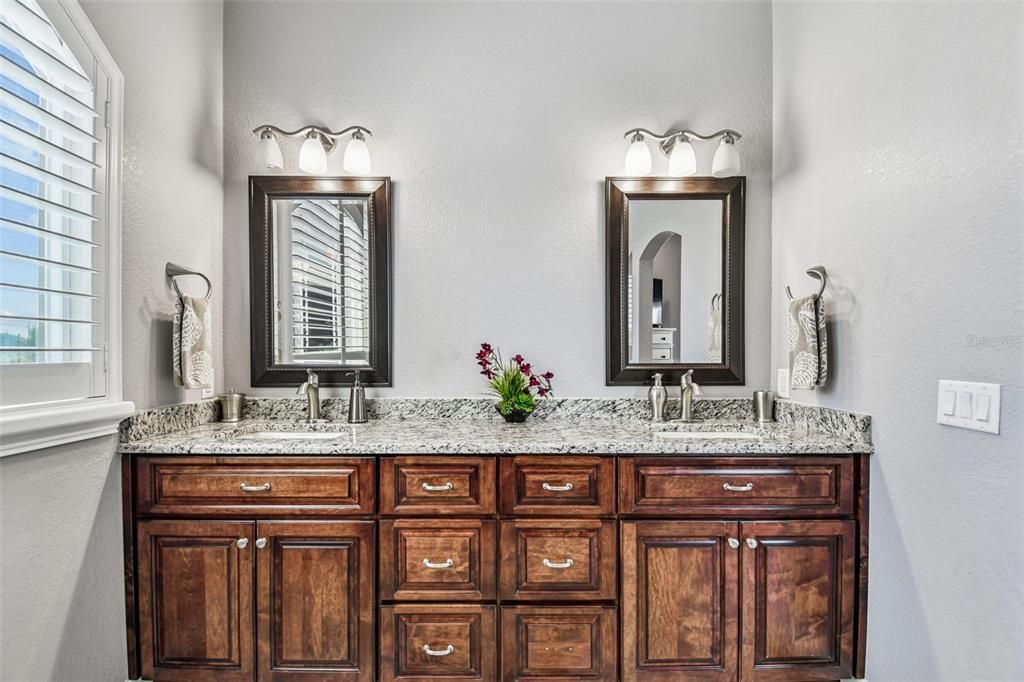 For Sale: $3,600,000 (6 beds, 5 baths, 4255 Square Feet)