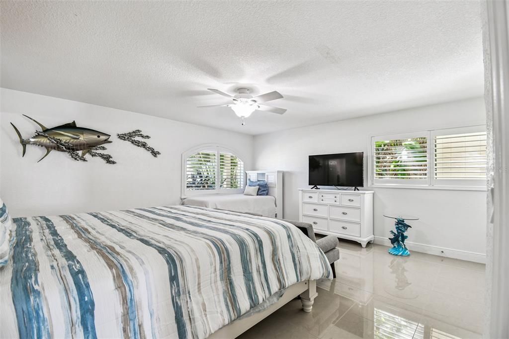 For Sale: $3,600,000 (6 beds, 5 baths, 4255 Square Feet)