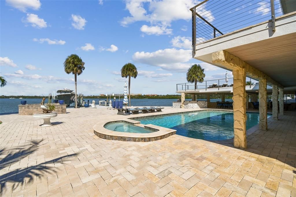 For Sale: $3,600,000 (6 beds, 5 baths, 4255 Square Feet)