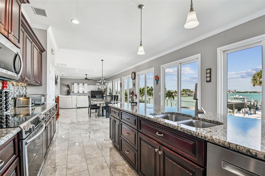 For Sale: $3,600,000 (6 beds, 5 baths, 4255 Square Feet)