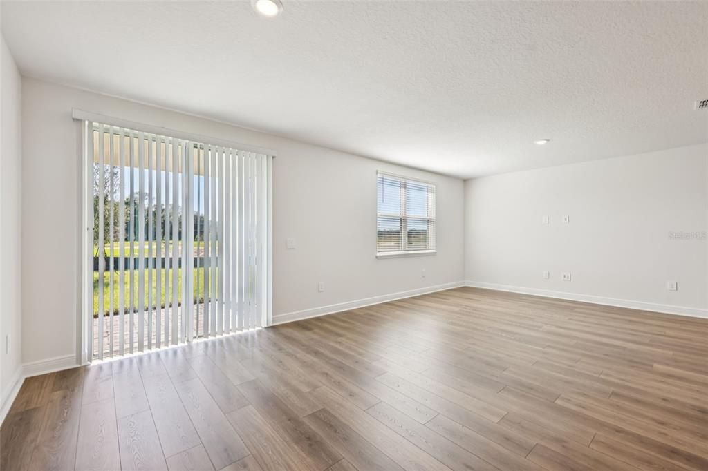 For Sale: $365,428 (4 beds, 2 baths, 1840 Square Feet)