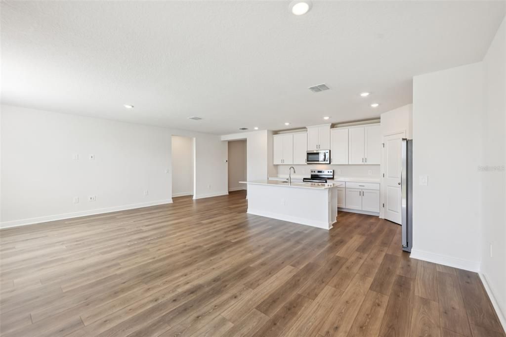 For Sale: $365,428 (4 beds, 2 baths, 1840 Square Feet)