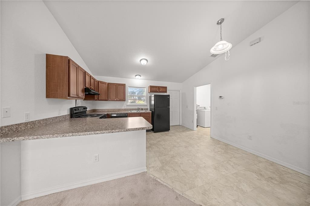 For Sale: $210,000 (3 beds, 2 baths, 1014 Square Feet)