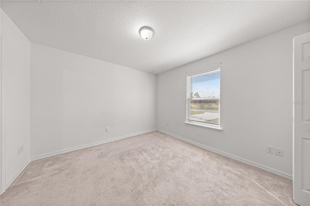 For Sale: $210,000 (3 beds, 2 baths, 1014 Square Feet)