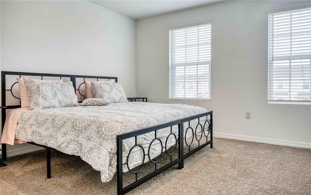 For Sale: $249,500 (2 beds, 2 baths, 1190 Square Feet)