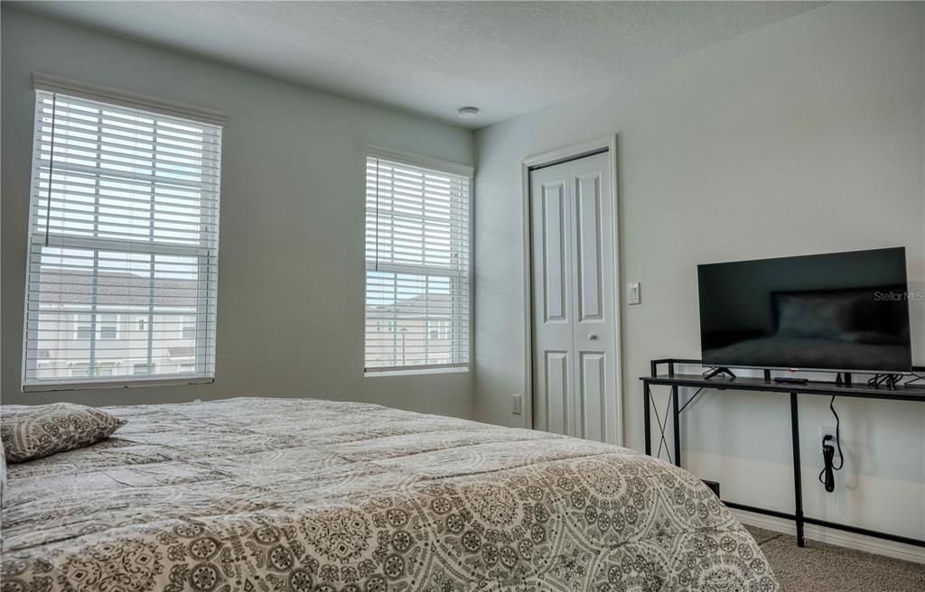 For Sale: $249,500 (2 beds, 2 baths, 1190 Square Feet)