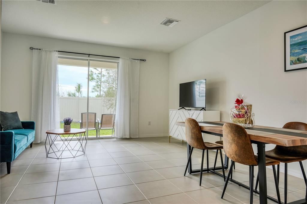 For Sale: $249,500 (2 beds, 2 baths, 1190 Square Feet)